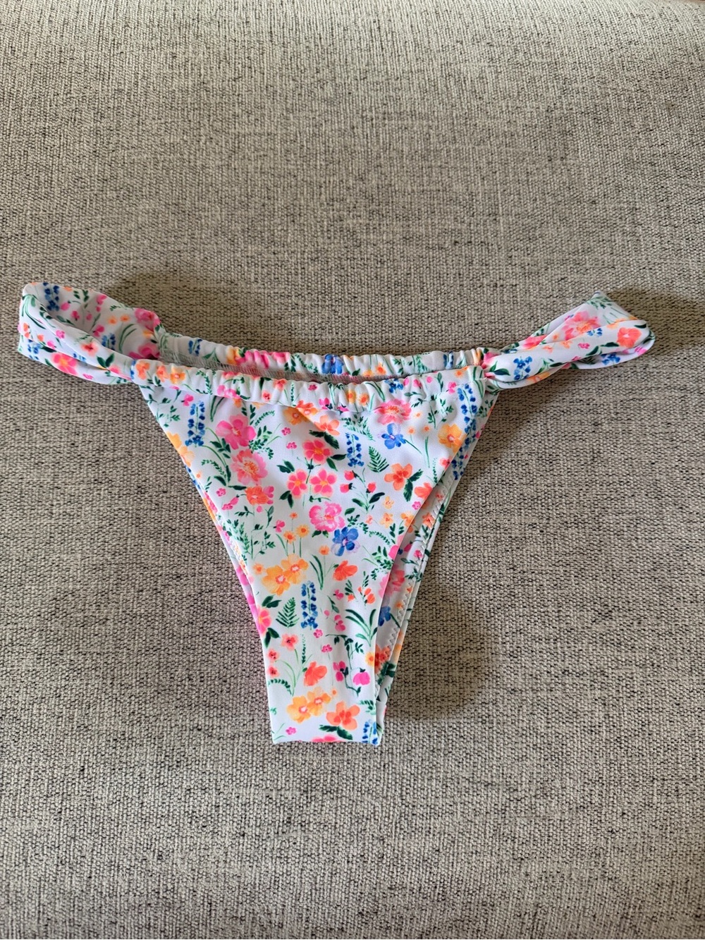 discontinued kulani kini bottoms, limited edition, never been worn